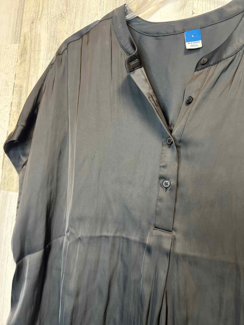 Old Navy Size L Shirt