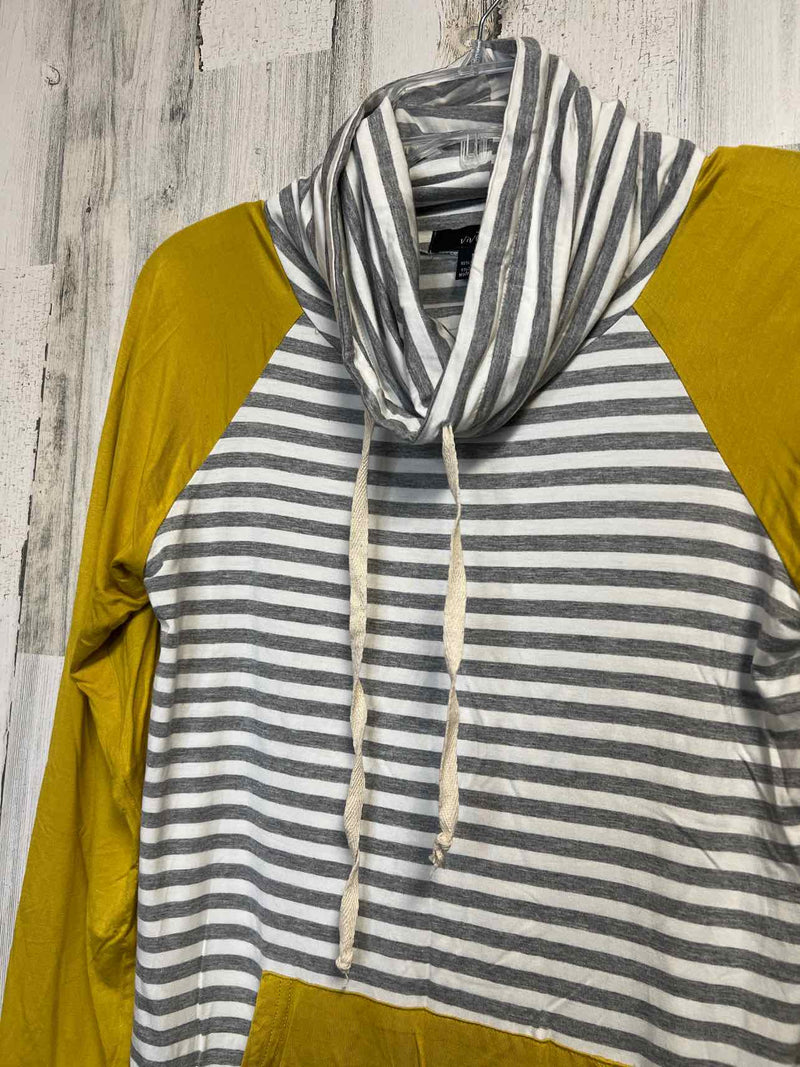 Size M Boutique Sweatshirt