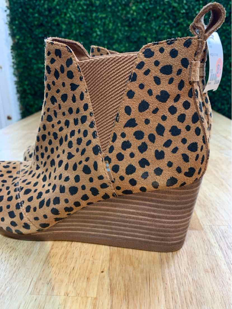 Shoe Size 8.5 TOMS Boots