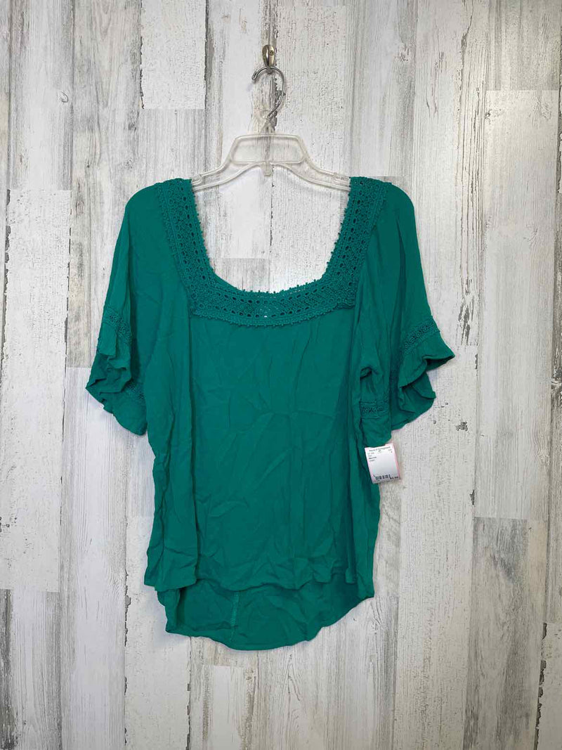 Maurices Size L Shirt