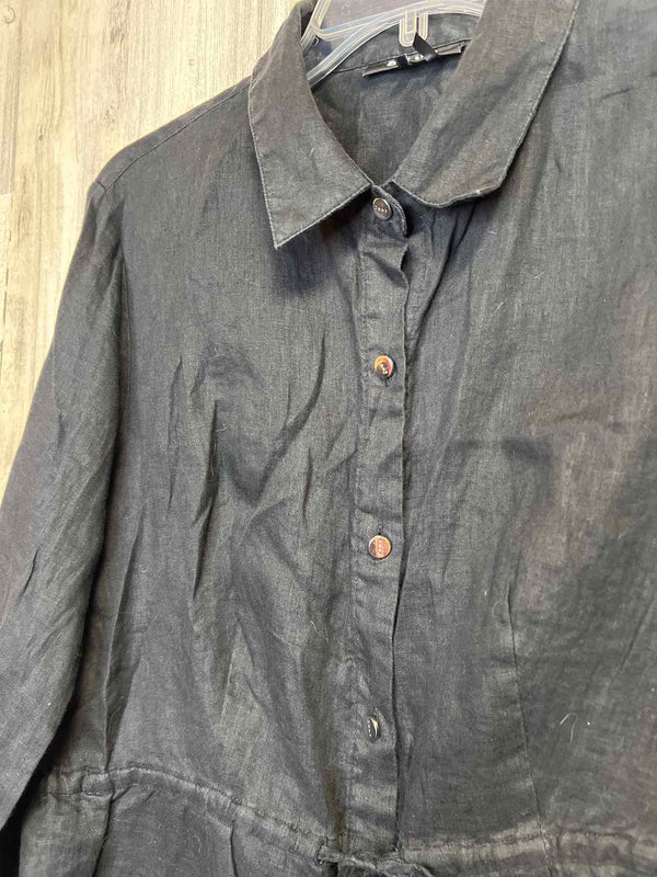 DKNY Size L Shirt