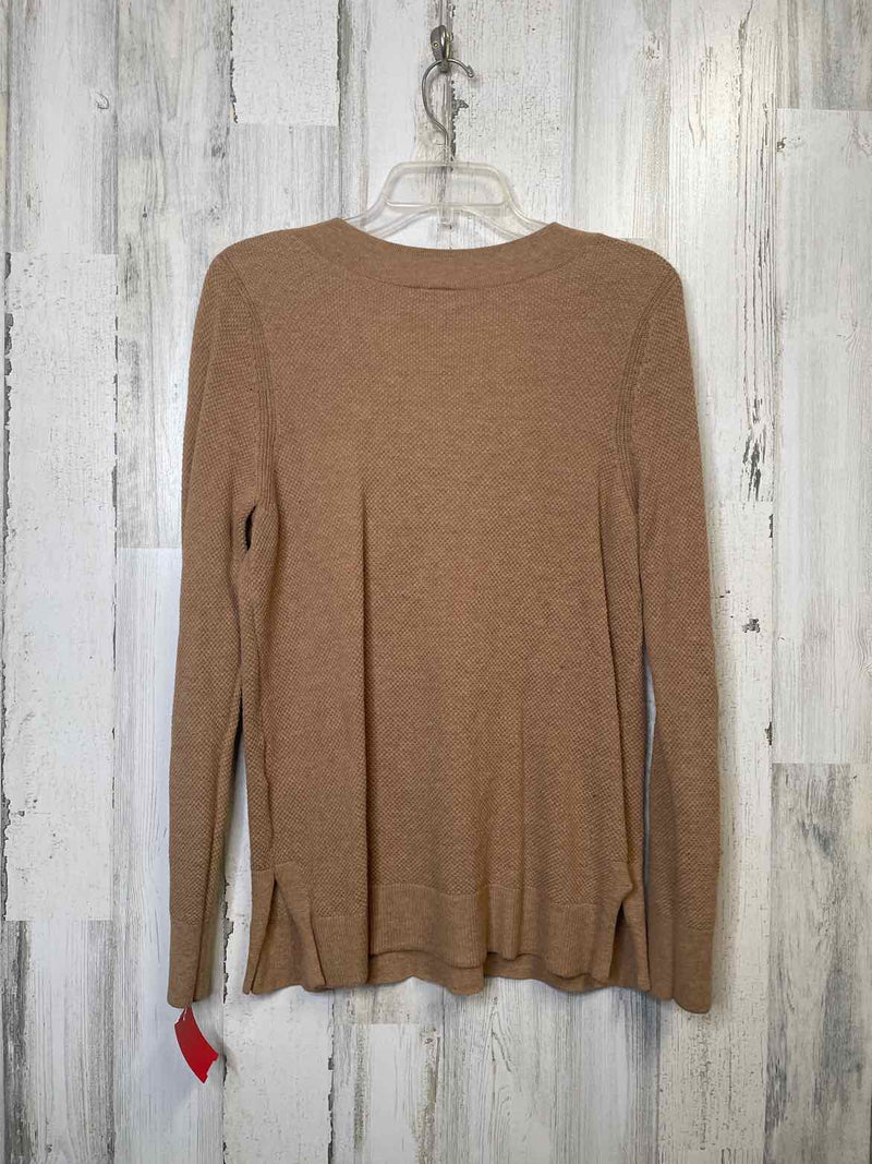 GAP Size L Shirt