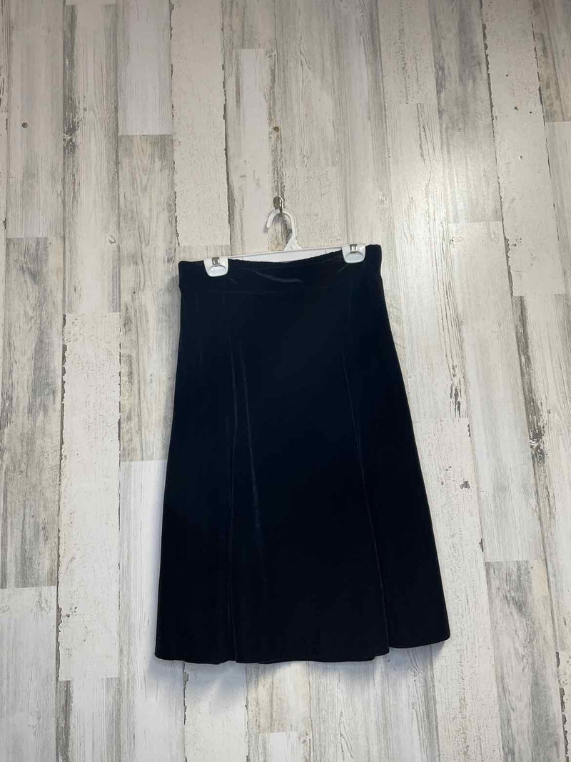 Size M Quaker Factory Skirt