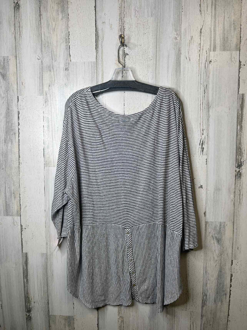 Adrienne Vittadini Size 3X Shirt