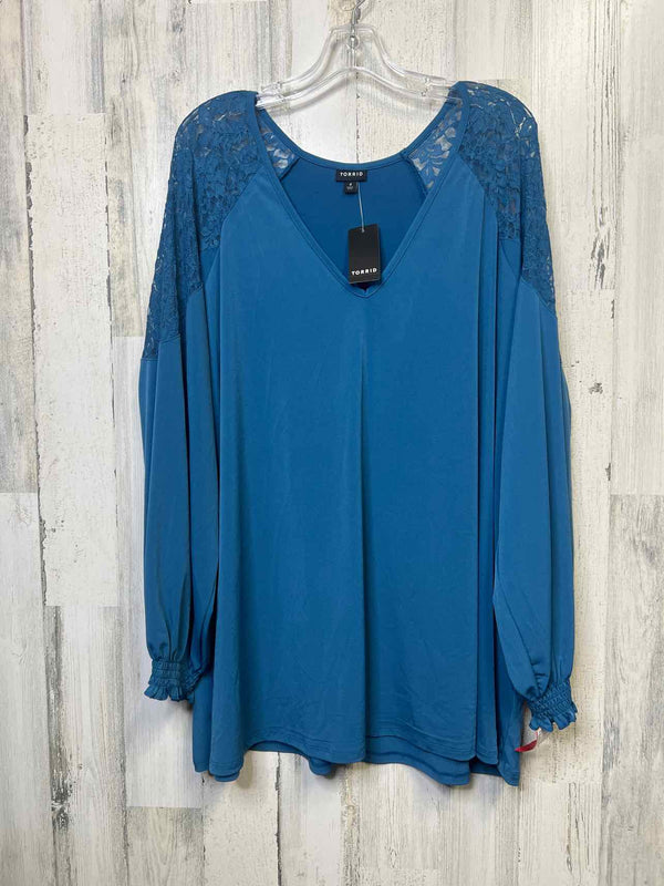 Torrid Size 3X Shirt