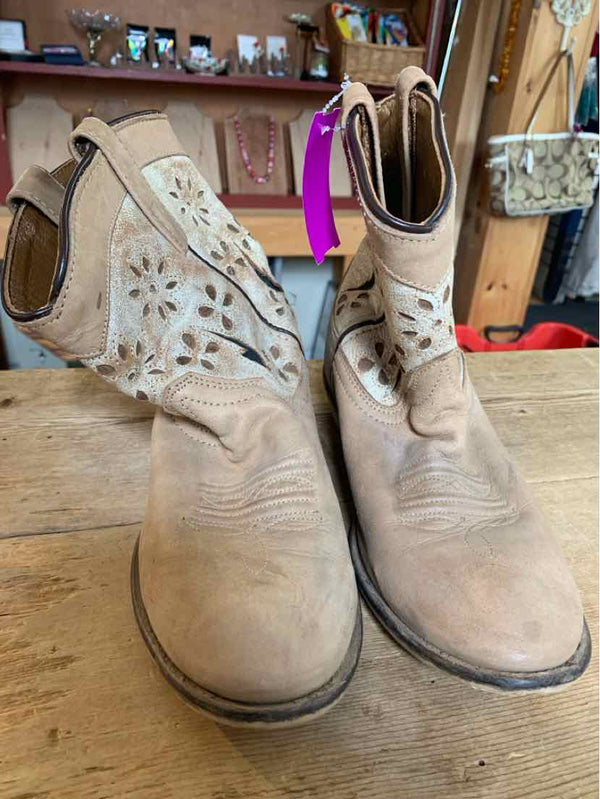 Shoe Size 7.5 Laredo Boots