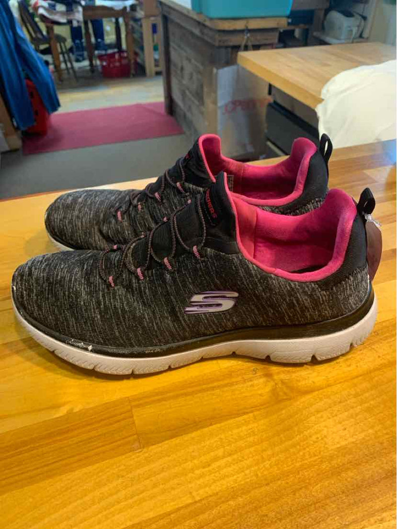 Shoe Size 9.5 Skechers Performance Sneakers