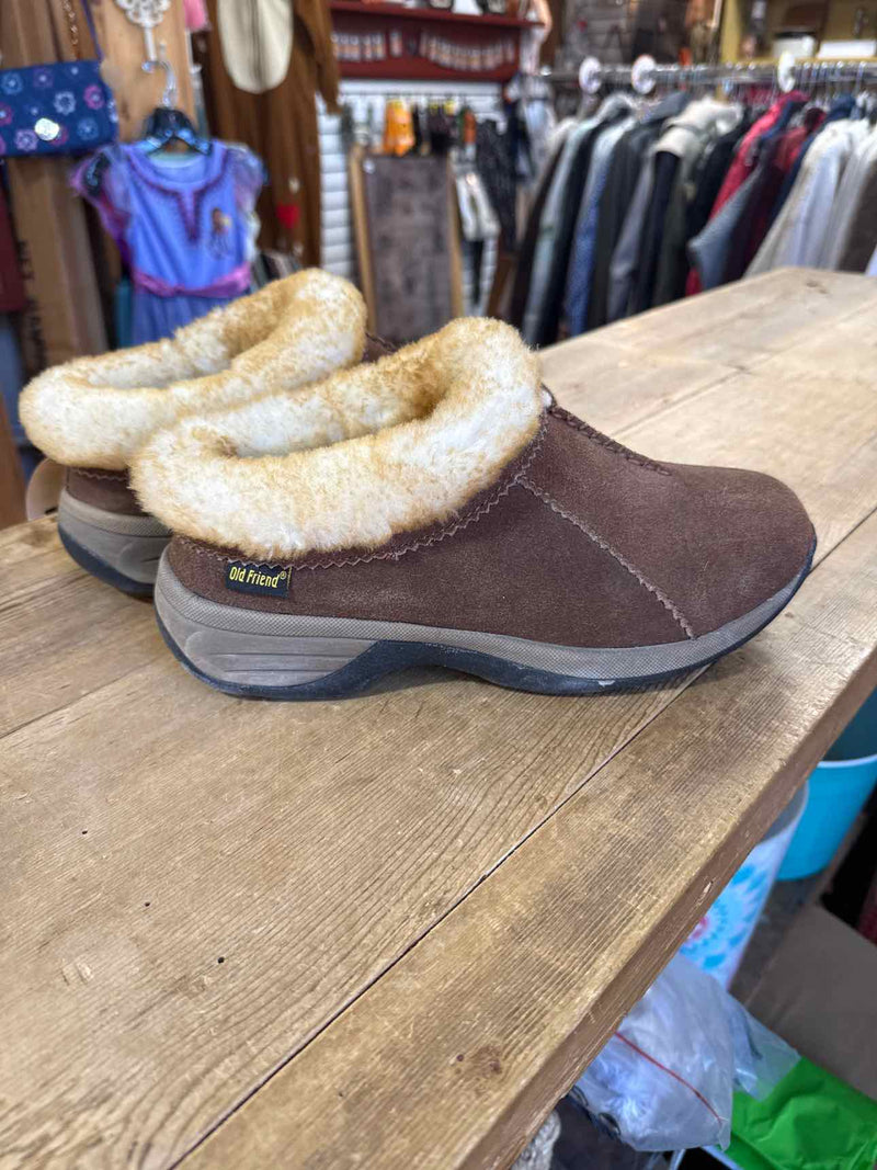 Shoe Size 10 Old Friend Slippers