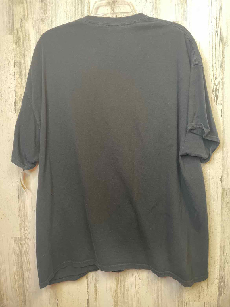 Size 2XL Gildan Shirt