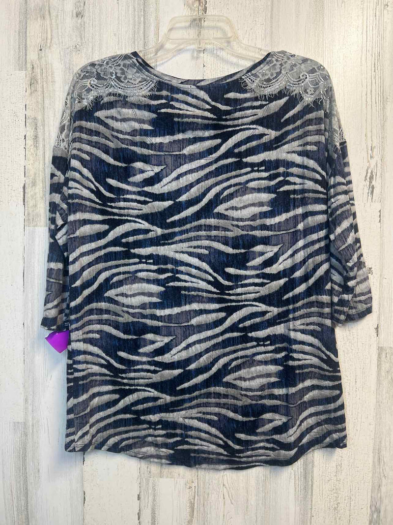 Chico's Size 8 Shirt