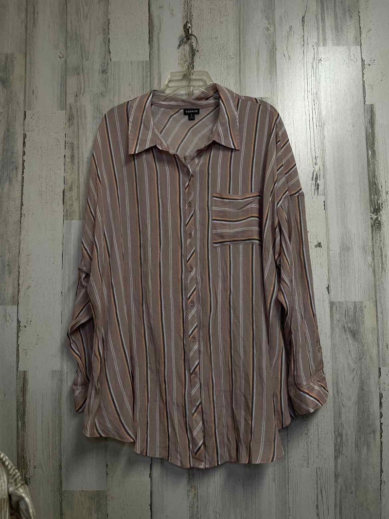 Torrid Size 2X Shirt