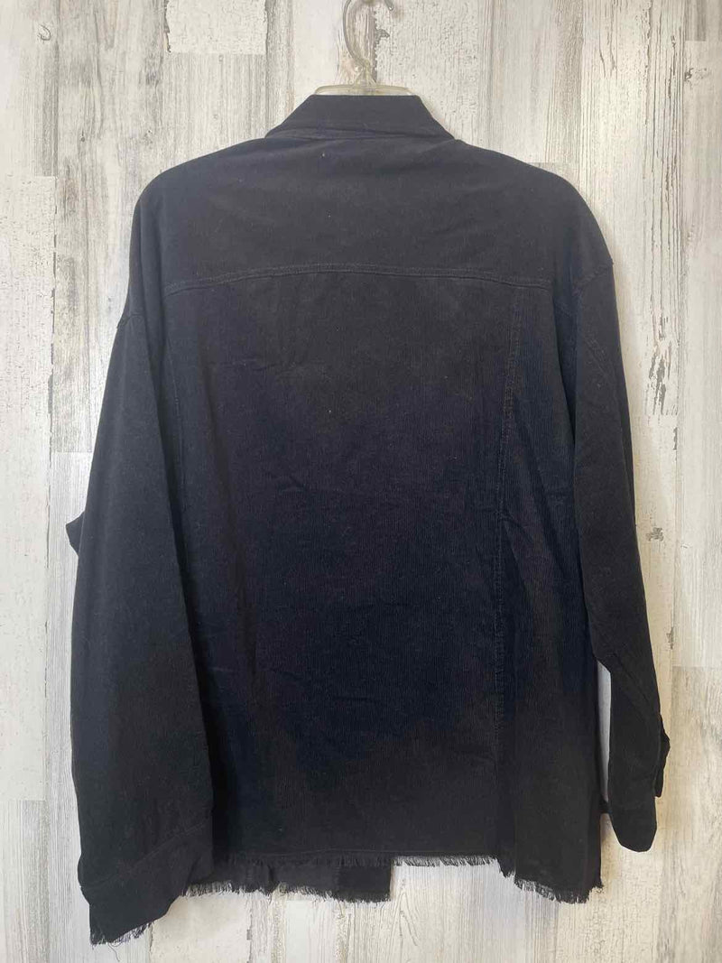 Boutique Size L Shirt