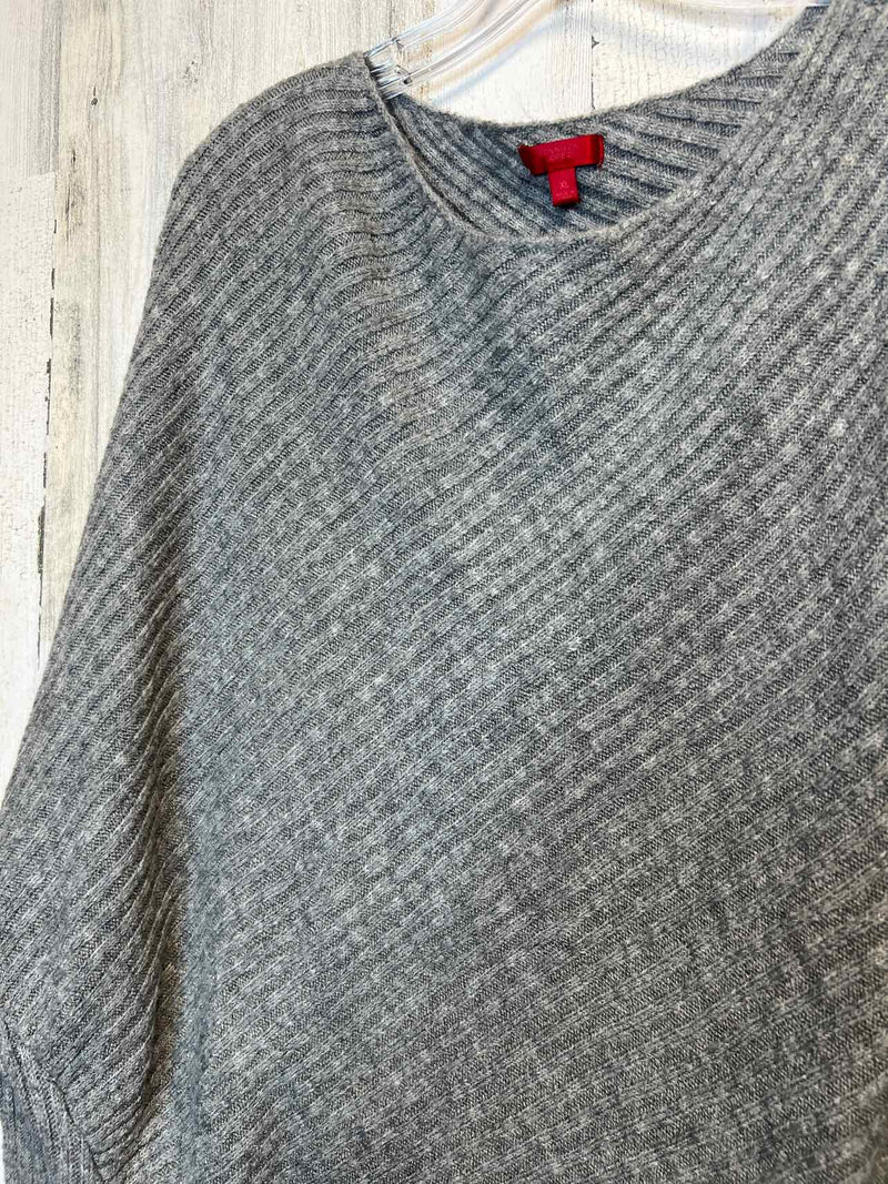 Jennifer Lopez Size XL Sweater