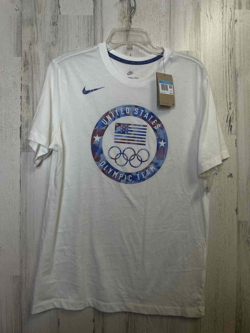 Size M Nike Shirt