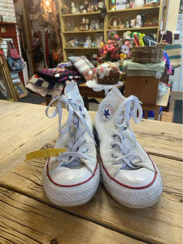 Shoe Size 7 Converse Sneakers