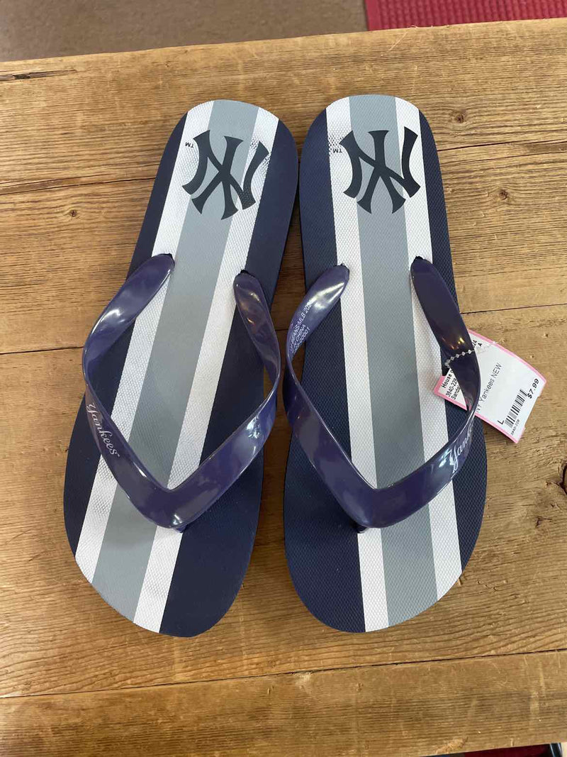 Shoe Size L Sandals