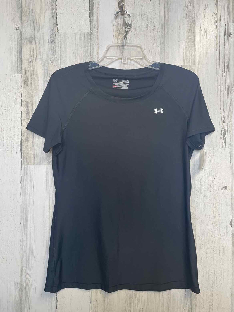 Under Armour Size M Shirt