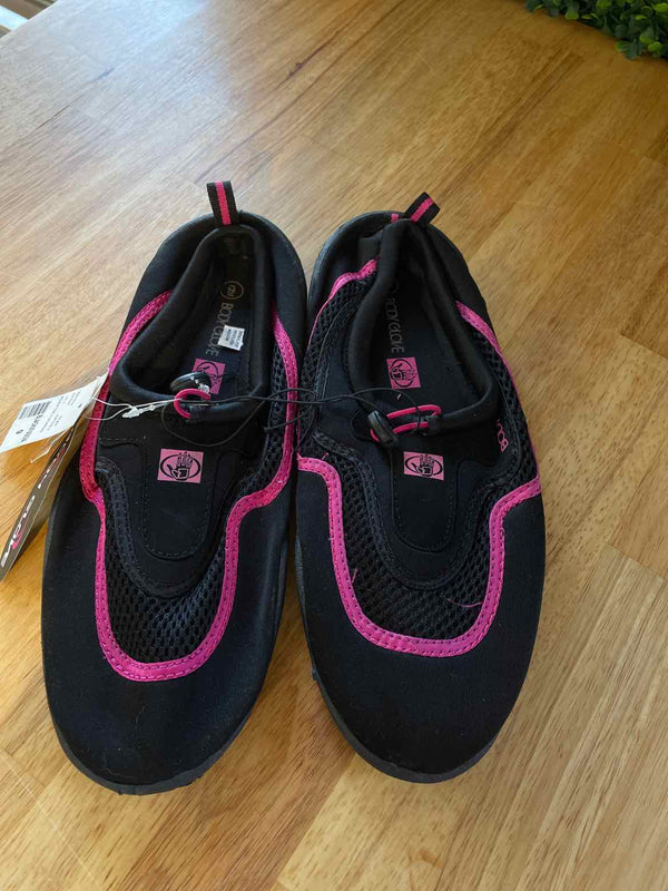 Shoe Size 9 Body Glove Shoes
