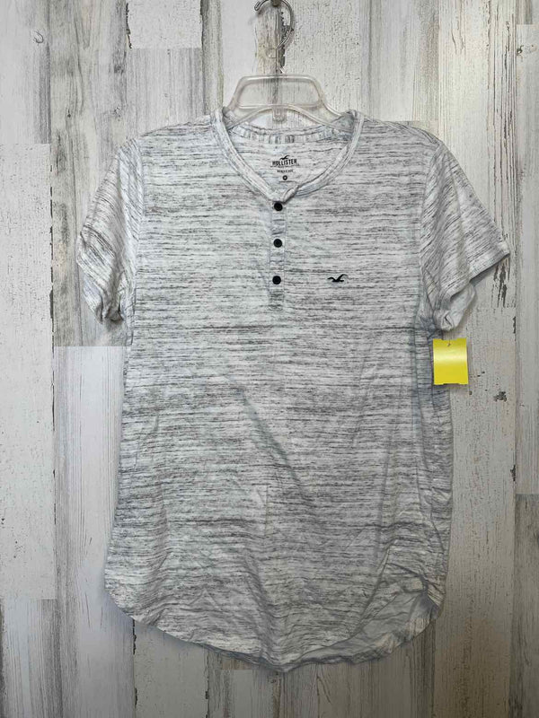 Size M Hollister Shirt