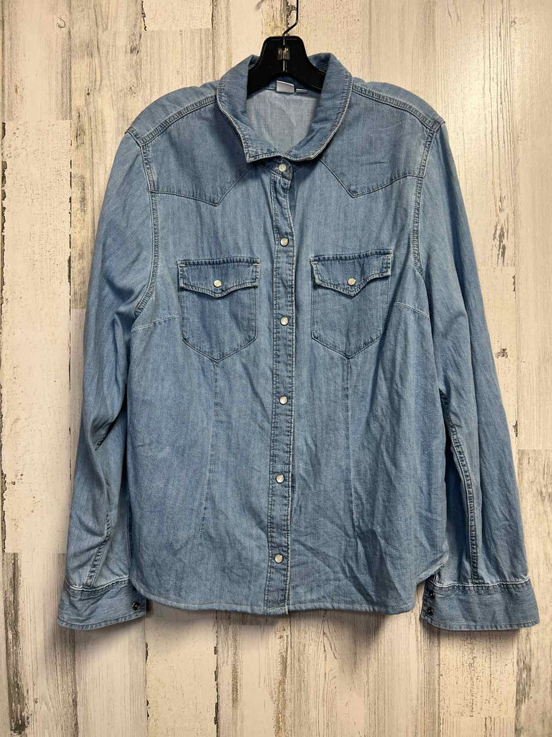 GAP Size XL Shirt