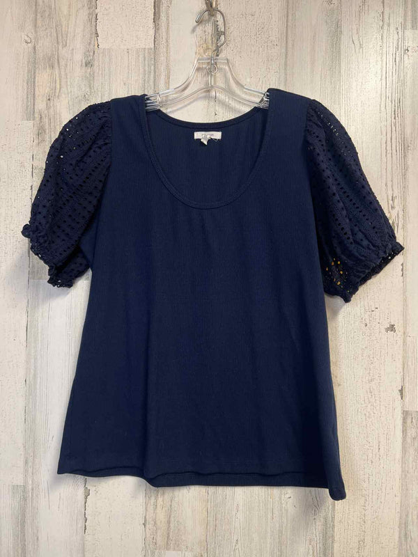 Maurices Size L Shirt