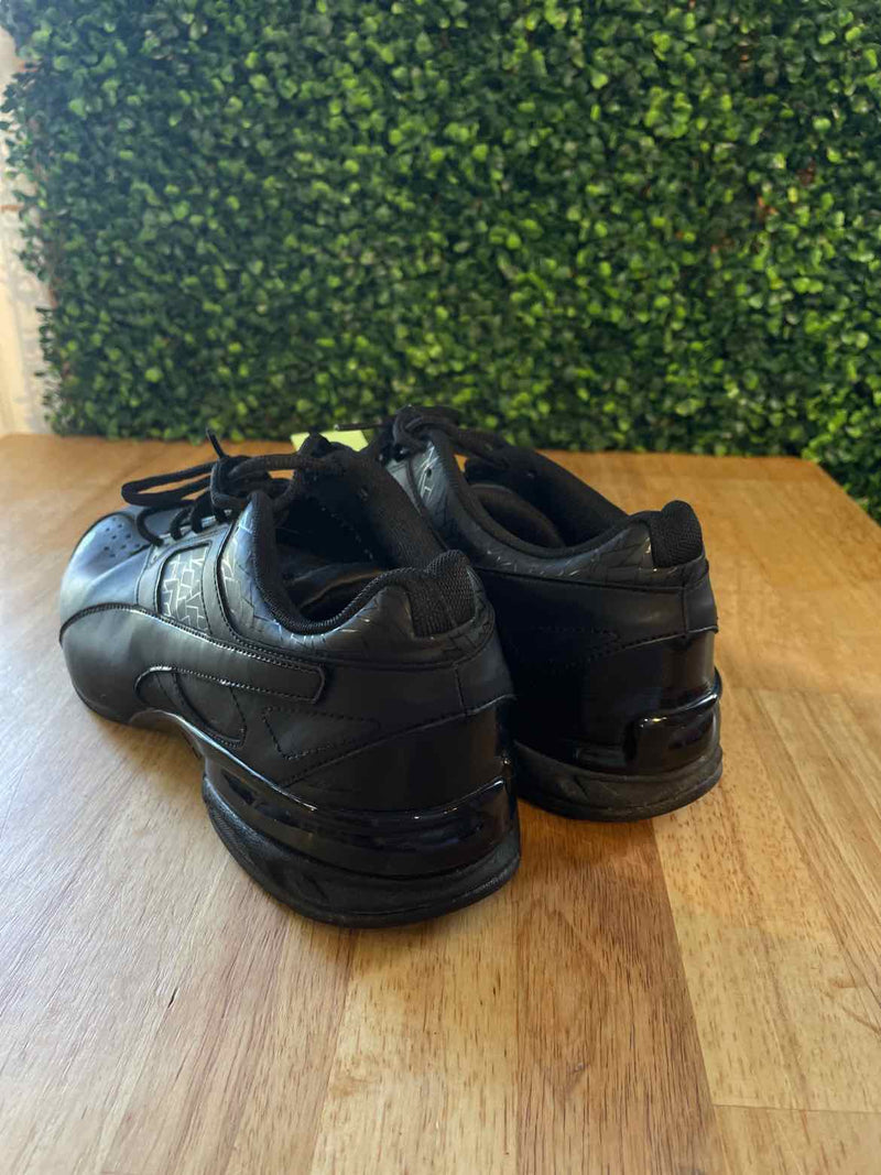 8.5 Puma Sneakers