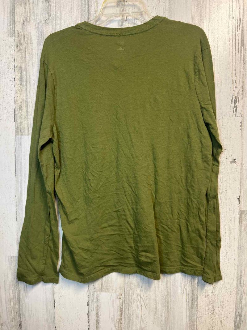GAP Size L Shirt