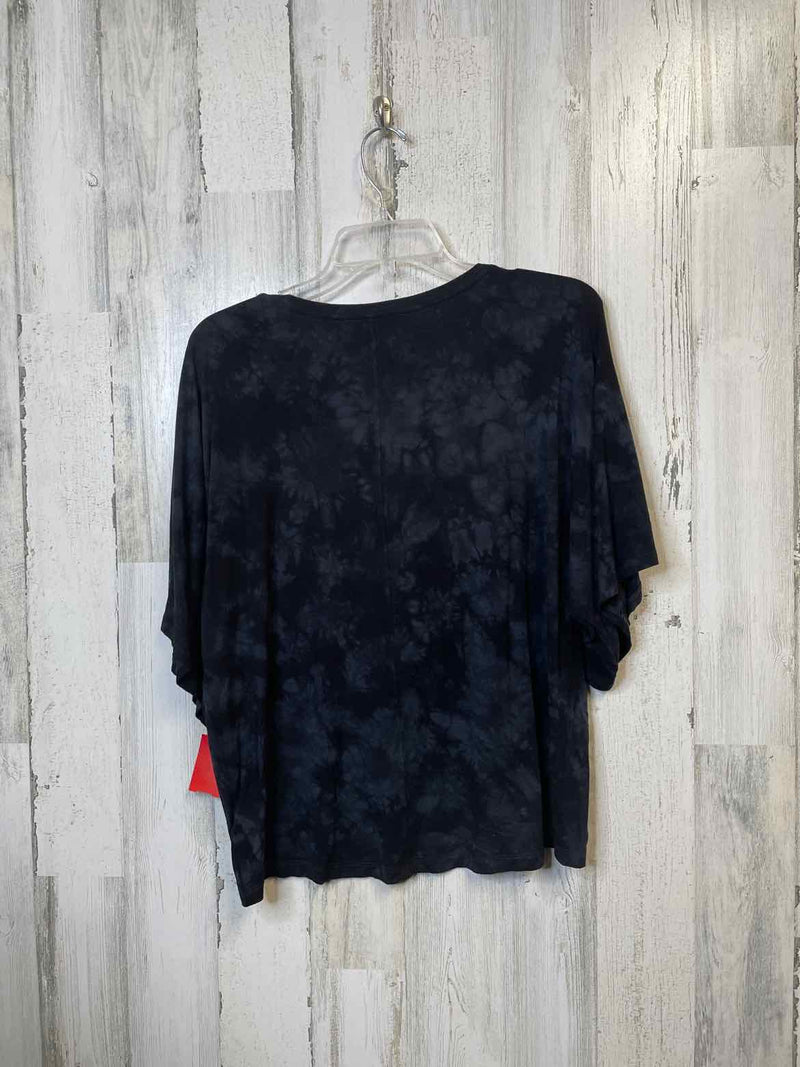 Tahari Size M Shirt