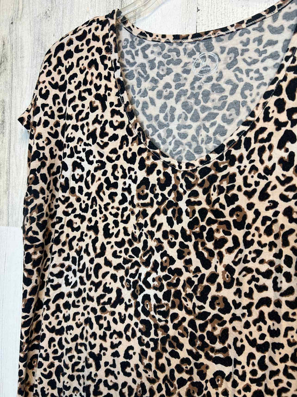 Maurices Size L Shirt