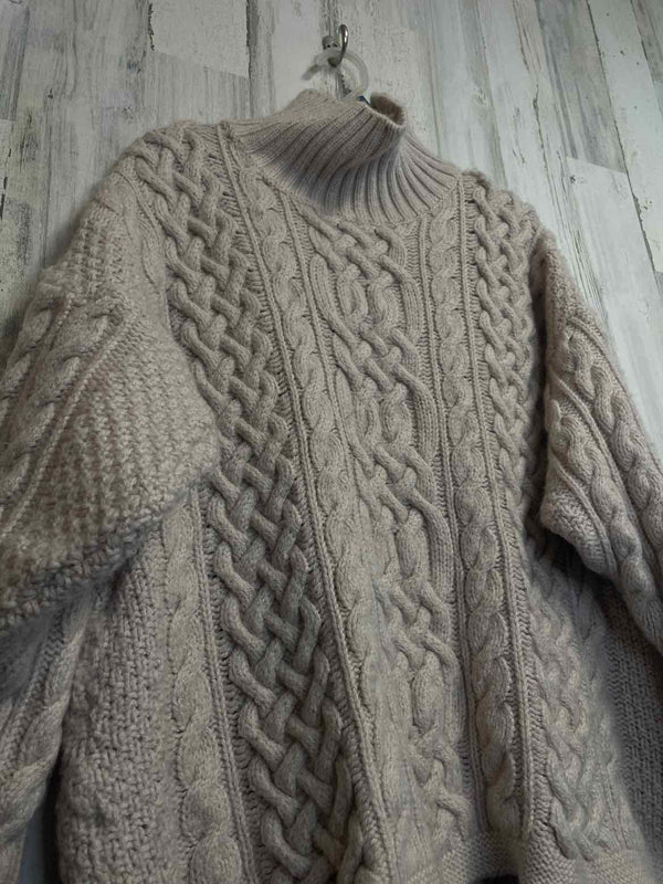 Tivoli Size M Sweater
