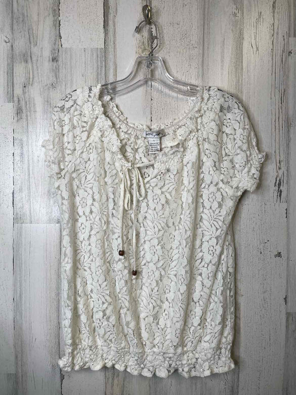 Boutique Size L Shirt