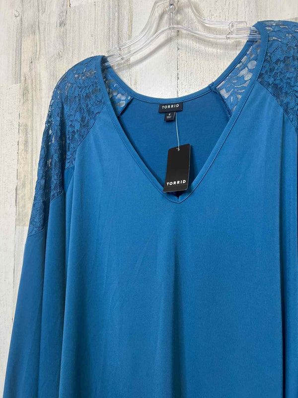 Torrid Size 3X Shirt