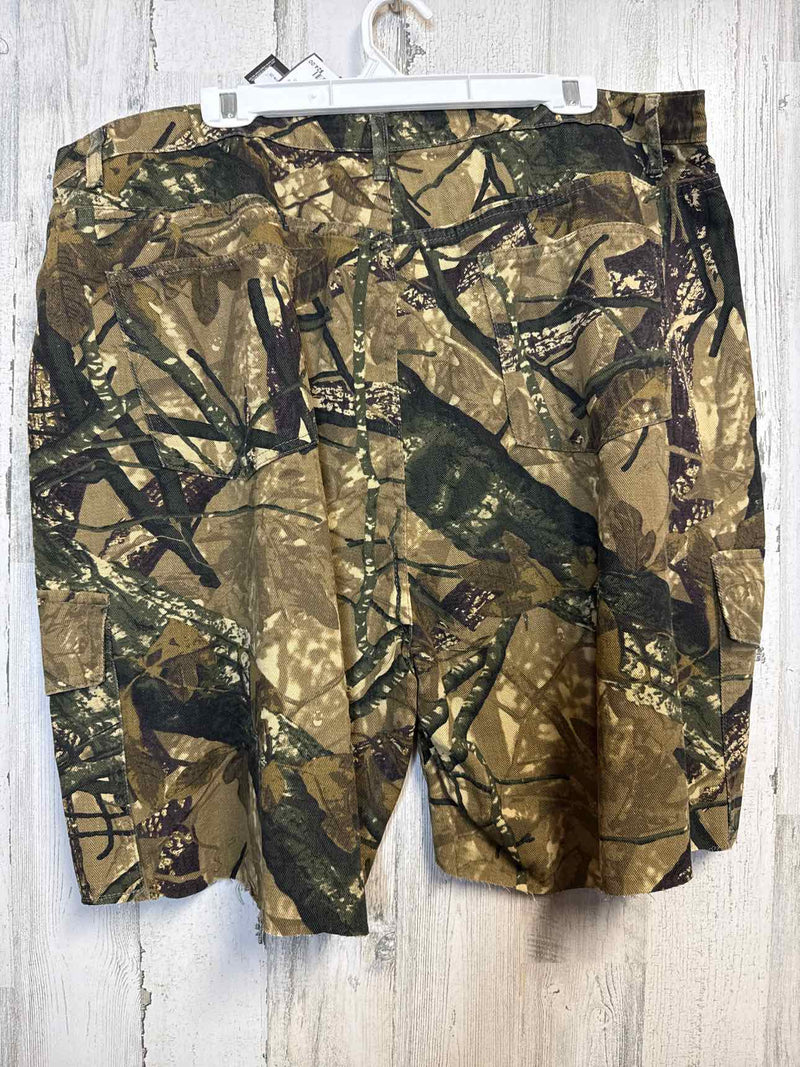 Size 18 Pretty Little Thing Shorts