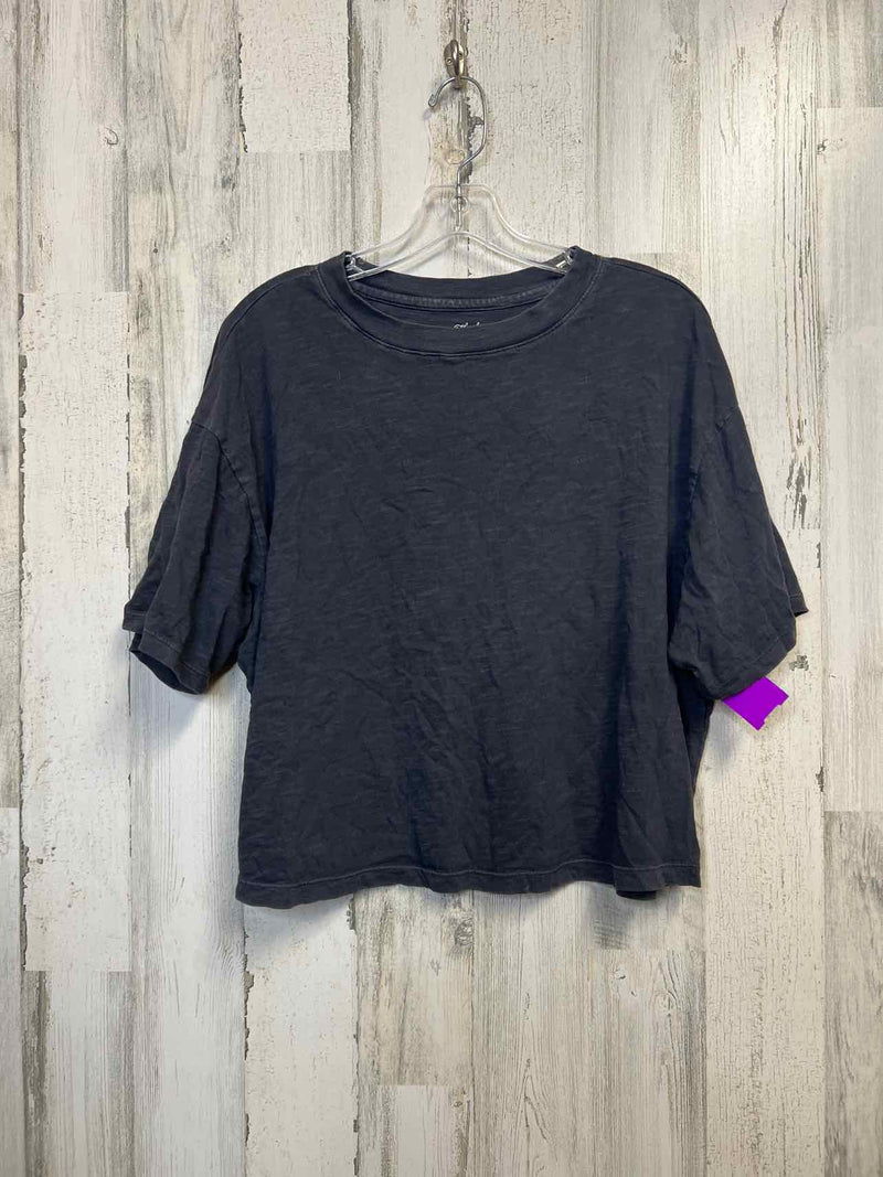 Universal Thread Size XL Shirt