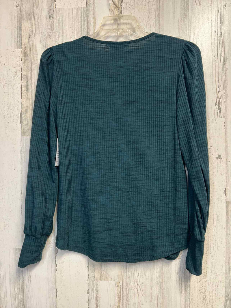 Apt. 9 Size M Shirt