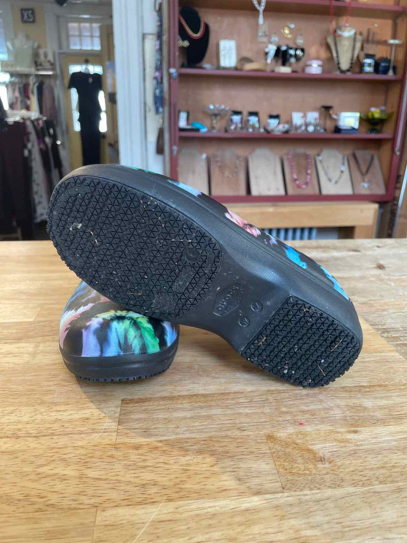 Shoe Size 7 Crocs Sandals