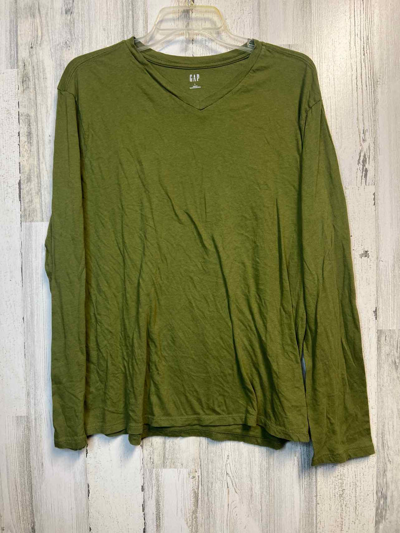 GAP Size L Shirt