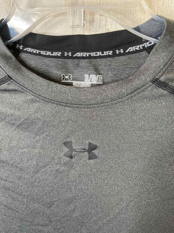 Size XL Under Armour Shirt