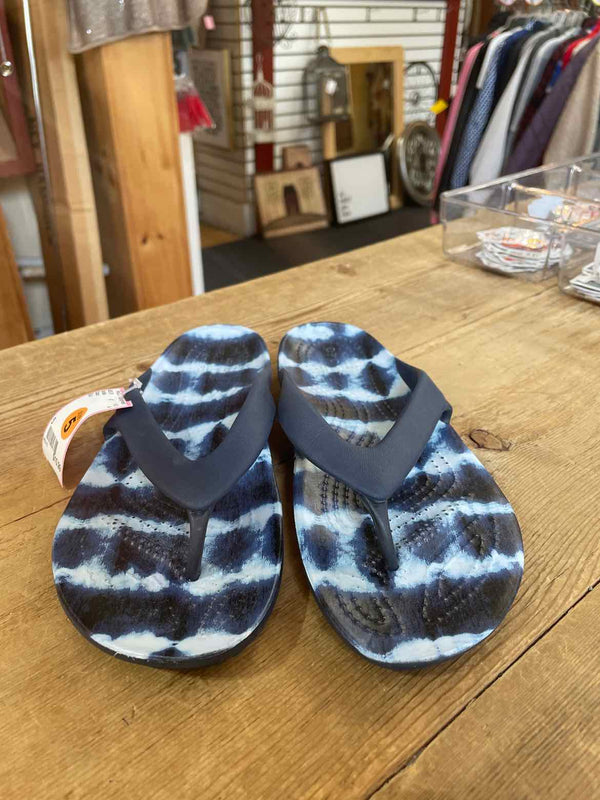 Shoe Size 5 Crocs Sandals