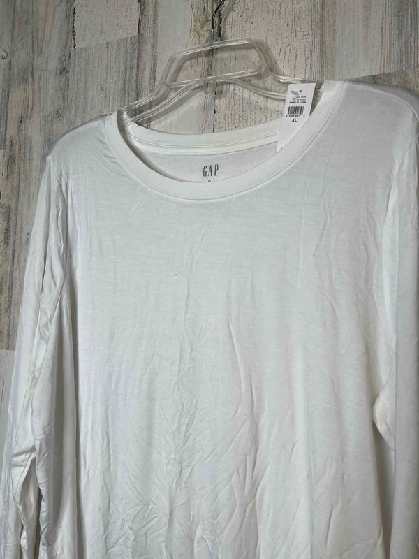 GAP Size XL Shirt