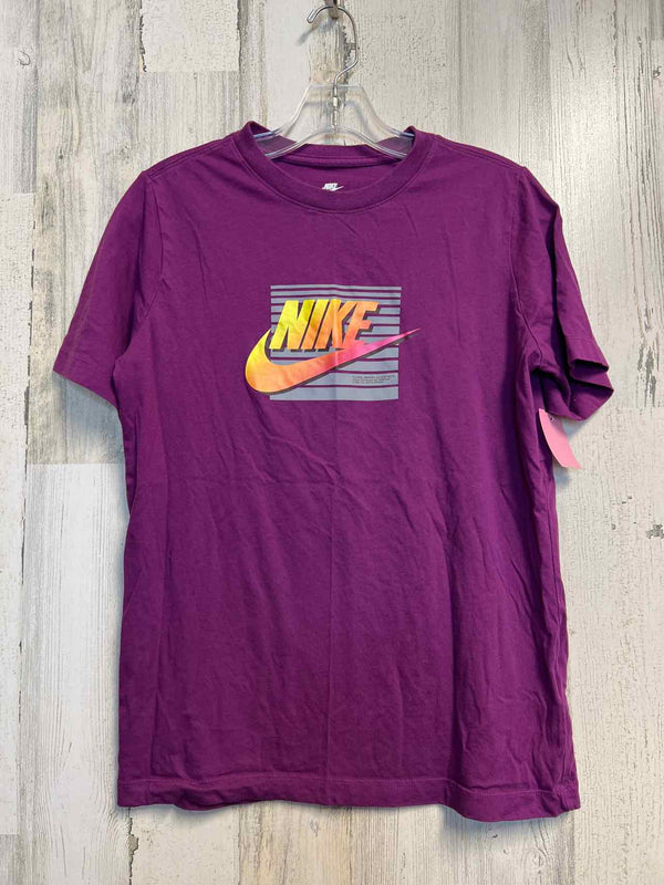 Nike Size XL Shirt