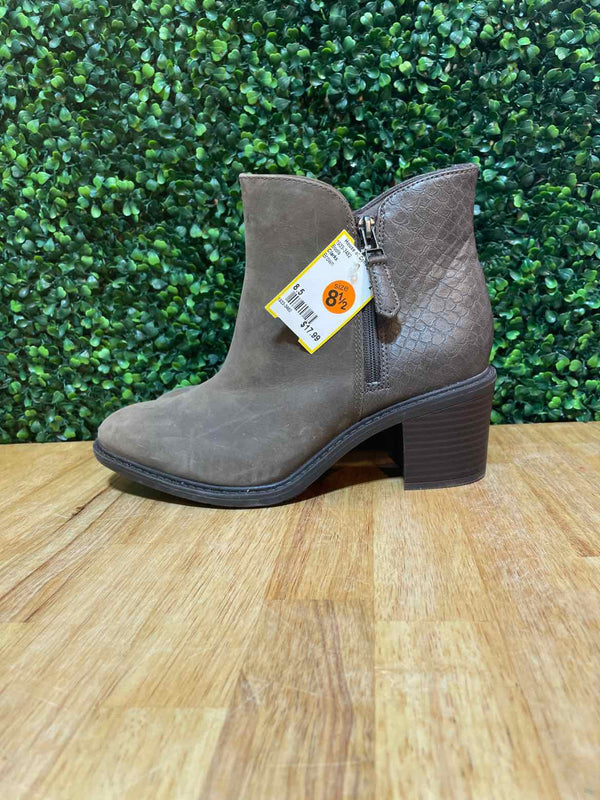 Shoe Size 8.5 Clarks Boots