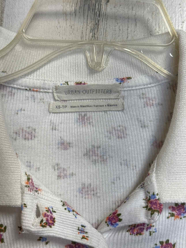 Urban Outfitters Size XS Shirt
