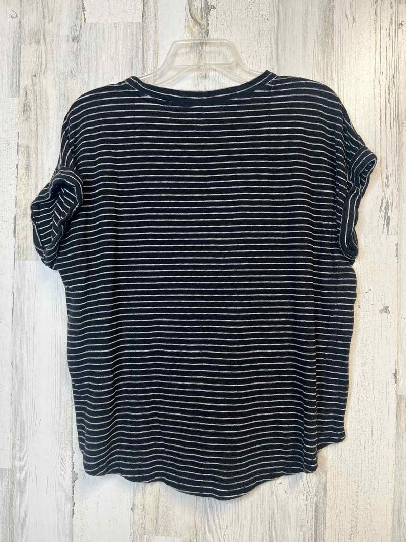 Maurices Size L Shirt