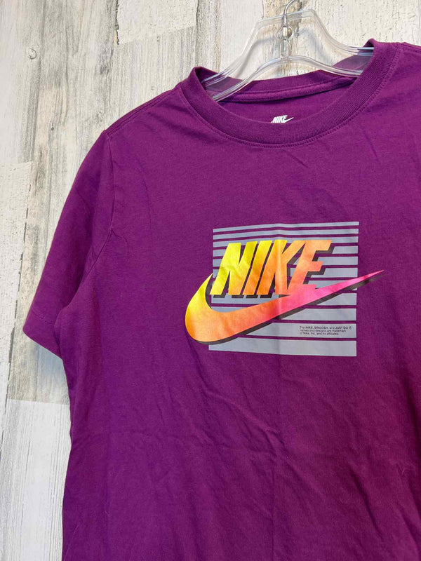 Nike Size XL Shirt