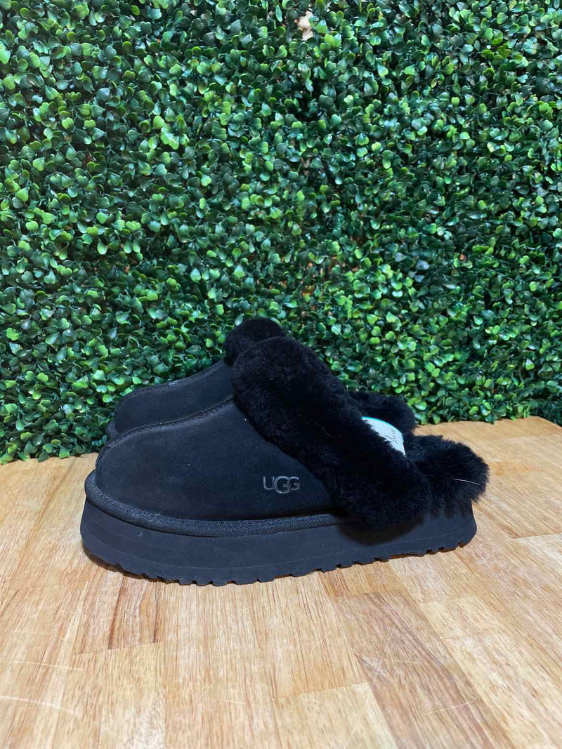 Shoe Size 7 UGG Slippers