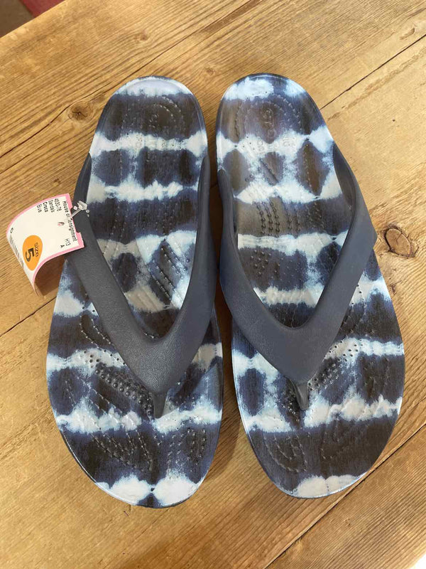 Shoe Size 5 Crocs Sandals