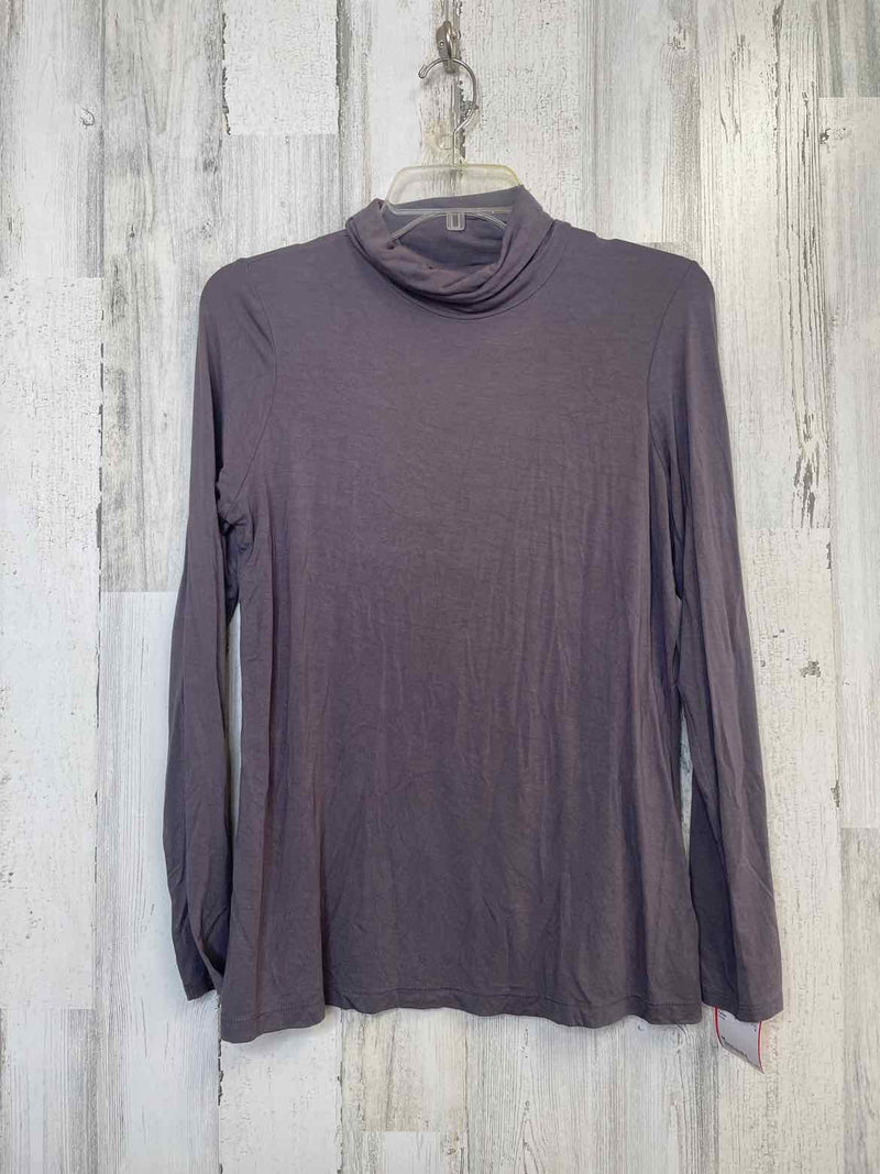 Tahari Size M Shirt