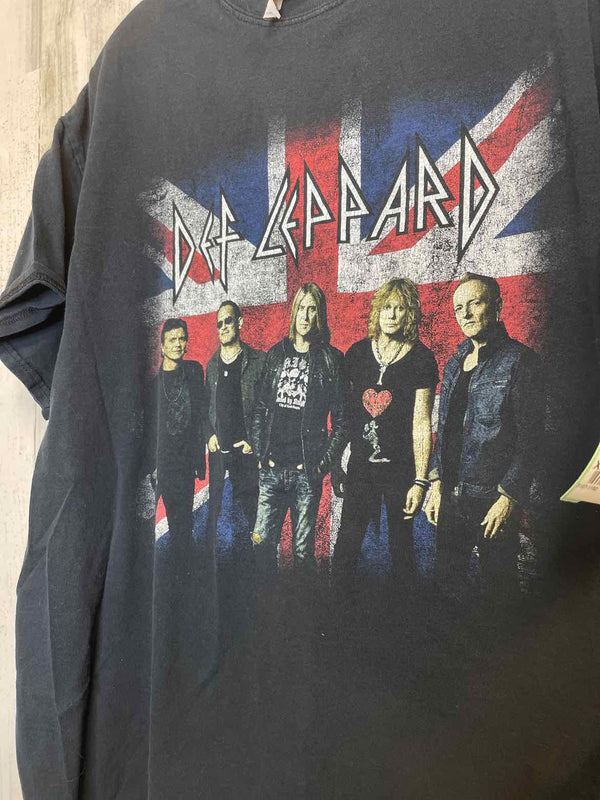 Size XL Gildan Shirt