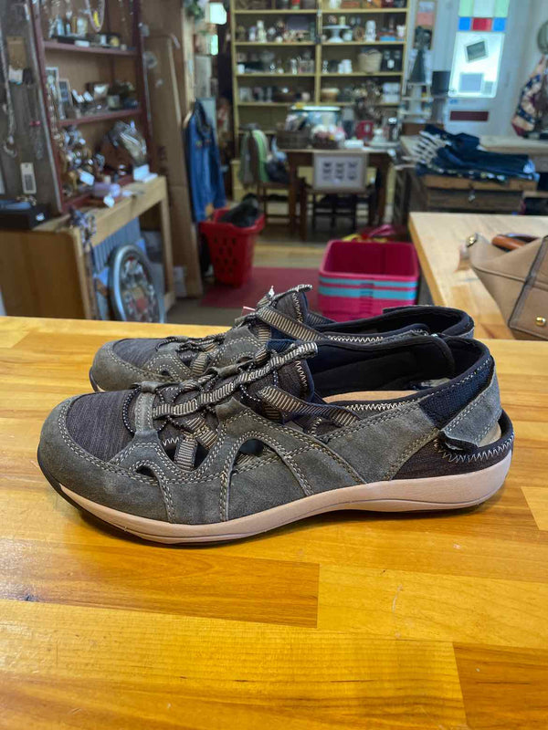 Shoe Size 10 Earth Sandals